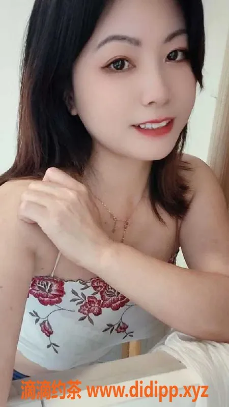 广州楼凤-番禺兼职伊伊，28岁C罩杯，400元体验