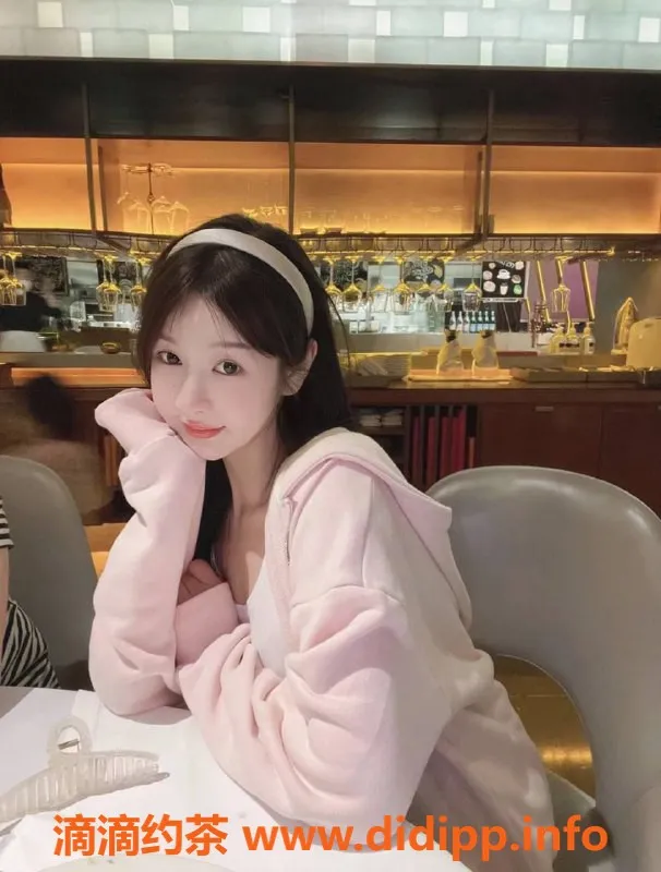 广州楼凤-天河Yuki，清纯可人，1800元性价比超高