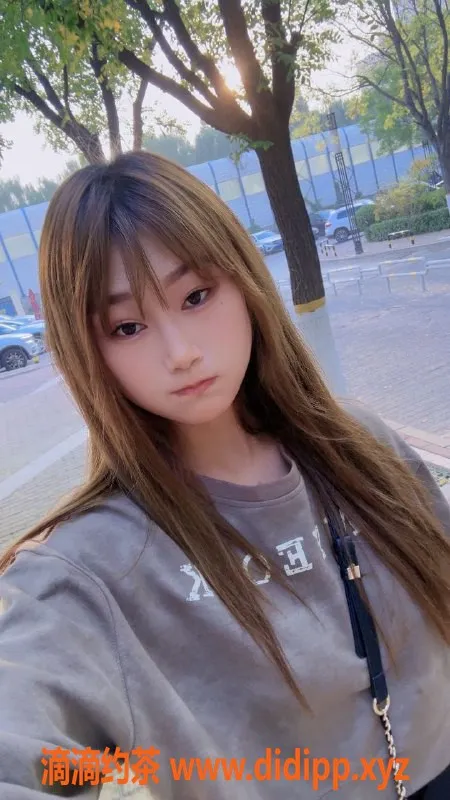 北京楼凤-北沙滩语舒，23岁川妹子双飞服务