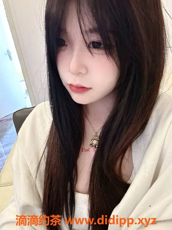 深圳楼凤资源信息,龙华小柔，900元舌吻制服丝袜服务