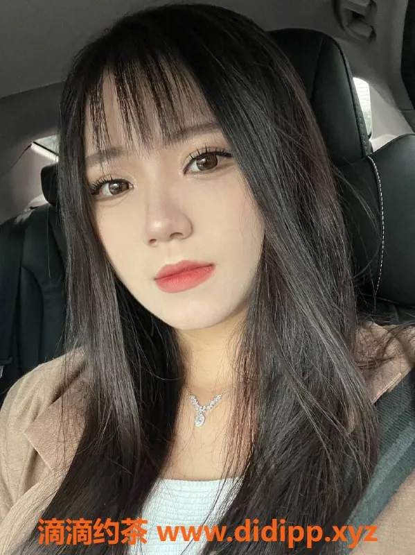 上海楼凤-普陀百合172cm 54kg 性感口交服务