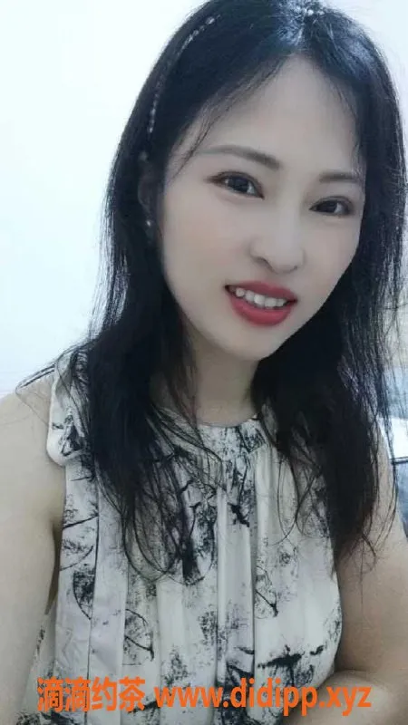 广州楼凤资源信息,广州白云区小莉莉，160cm/52kg/34C，30岁少妇