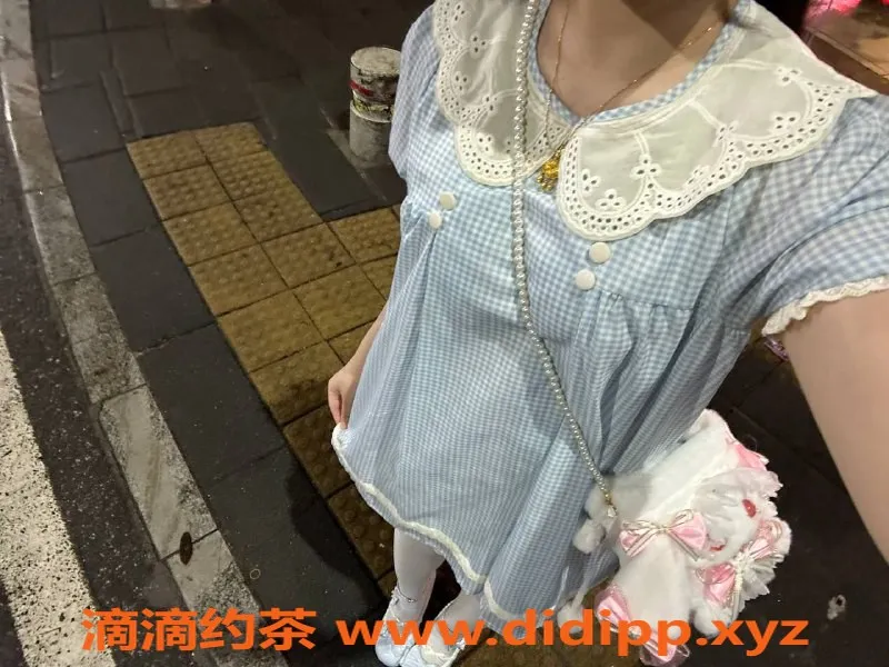 厦门楼凤-集美区双飞精品老师小遇思思，25张包夜即刻体验