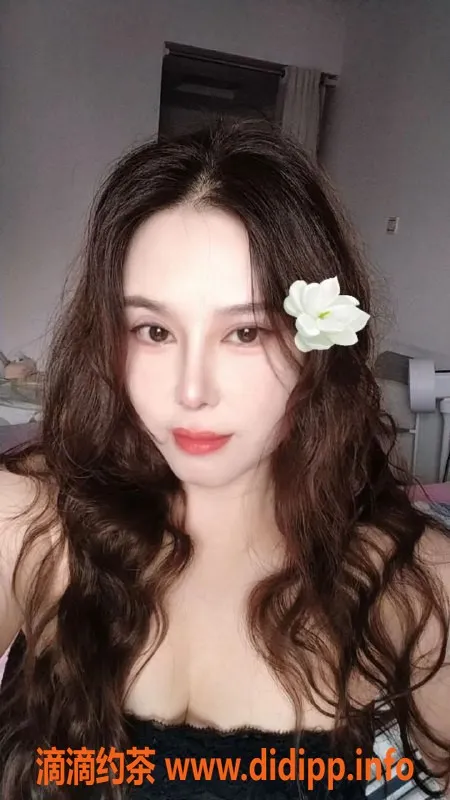 厦门楼凤-湖里区电报老师莉莉，已视频验证，5张真实 photo