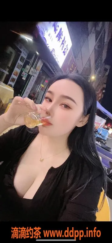 广州楼凤-天河丁丁，800元舌吻服务体验