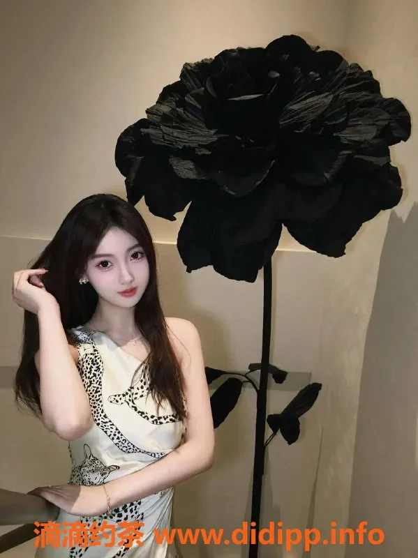 北京楼凤-朝阳官悦欣园大长腿美女，174cm，45kg，2000档服务