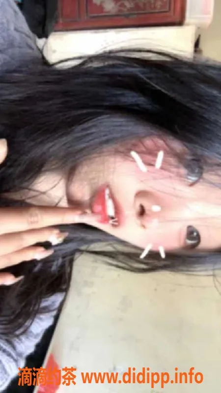 广州楼凤-广州天河学生妹小优，18岁163cm，快餐350起