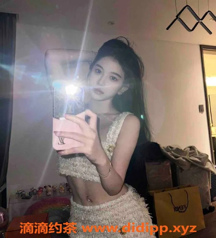 上海楼凤-黄浦嘉儿 热辣服务 167cm 45kg 胸D 超值体验