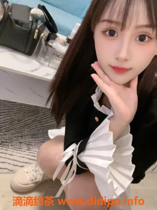 深圳楼凤资源信息,深圳福田樱桃，20岁B罩杯，800元天使服务