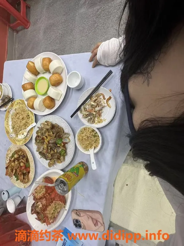 深圳楼凤-宝安小诗，800元激情服务等你来体验