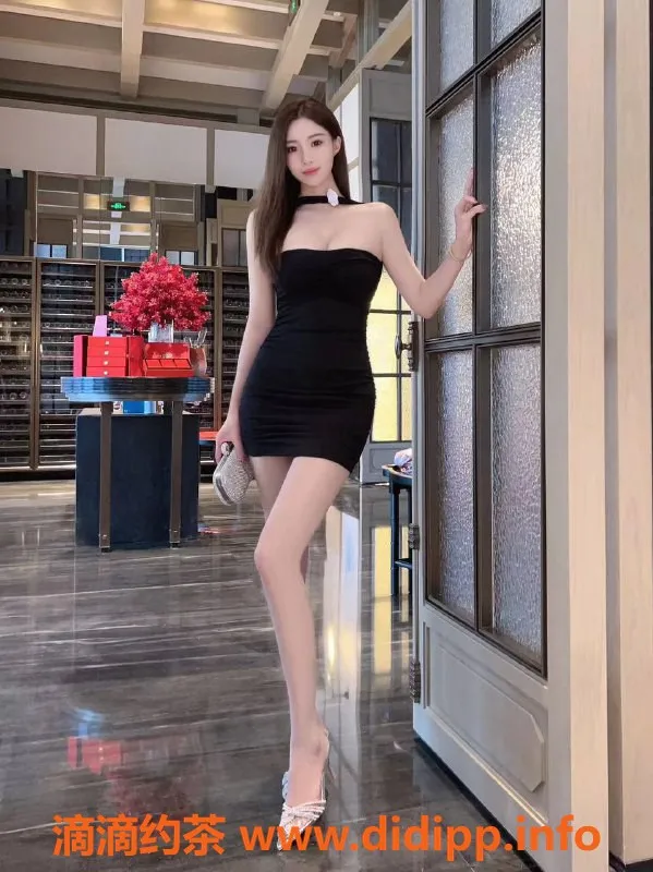 上海楼凤-浦东车模琳萱，15张内14p，服务超值！