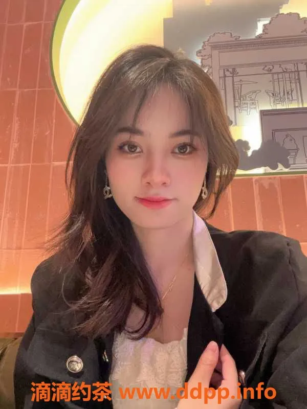 广州楼凤-天河迷妹欣欣，19岁、44斤、160cm等你来约！