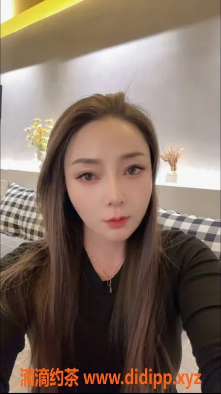 西安楼凤-高新区26岁亦菲，163身高C罩杯，专业服务体验！