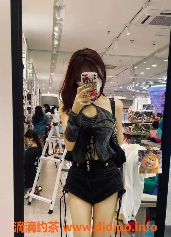 深圳楼凤资源信息,龙华芊芊小柠双飞体验，900元起