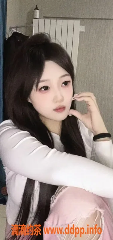 北京楼凤-米鹿，朝阳百子湾大胸妹，18岁165高价位服务