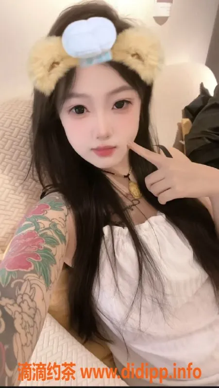 北京楼凤-米鹿，朝阳百子湾大胸妹，18岁165高价位服务