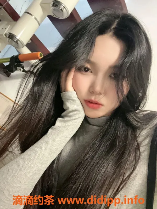 北京楼凤-萌萌：朝阳大胸长腿美女，千元档激情服务！