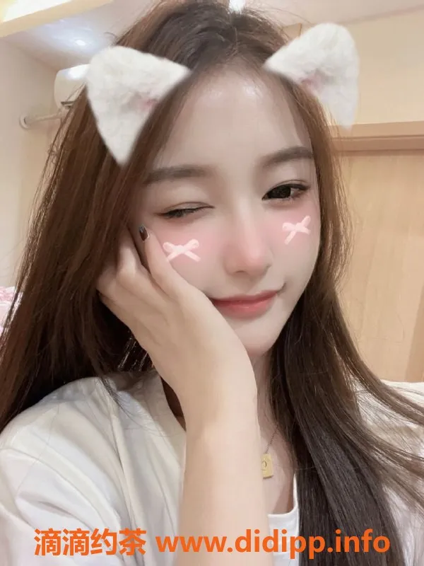 杭州楼凤-滨江区小橙子，165cm 93斤 C罩杯超甜妹