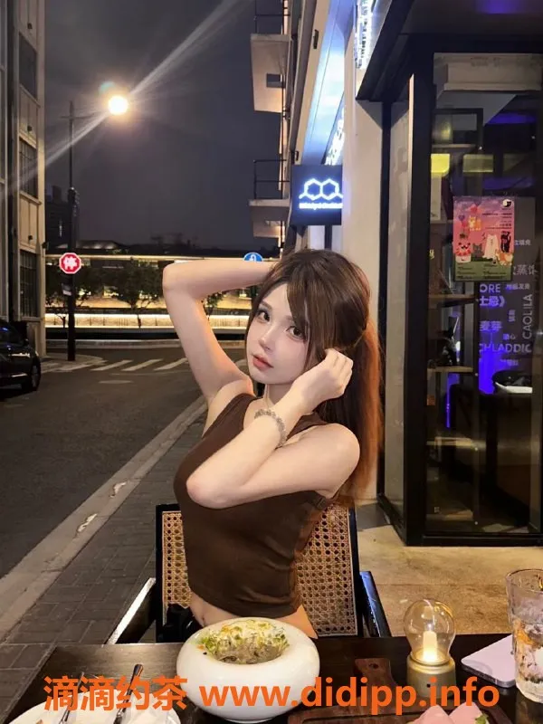 上海楼凤-普陀朱朱，171cm大胸长腿，价格2300P起