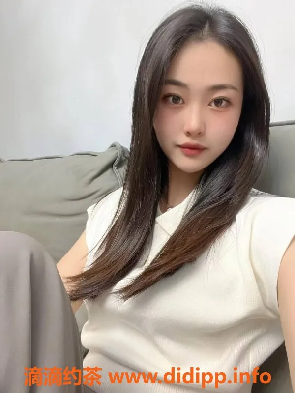 上海楼凤-嘉定小苹果，40kg嫩妹，鸳鸯浴900元起