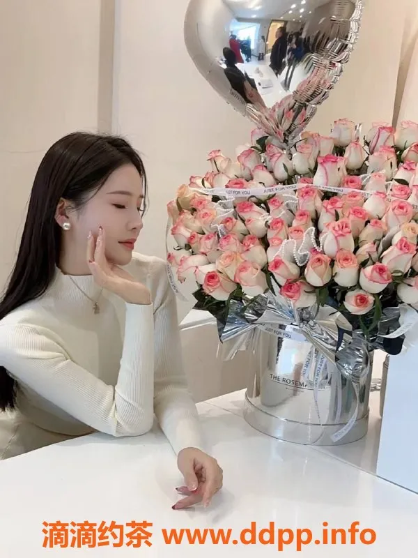 杭州楼凤-滨江彤彤，颜值高，身材火辣，月费优惠