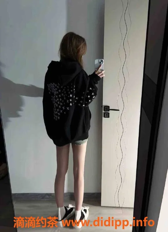 上海楼凤资源信息,静安小贝壳，165CM嫩妹，1200元起