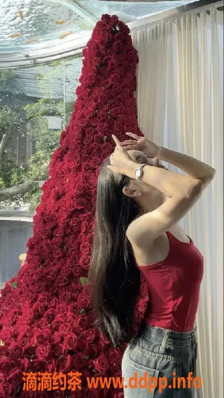 广州楼凤-广州海珠大塘新人萱萱 24岁全套服务