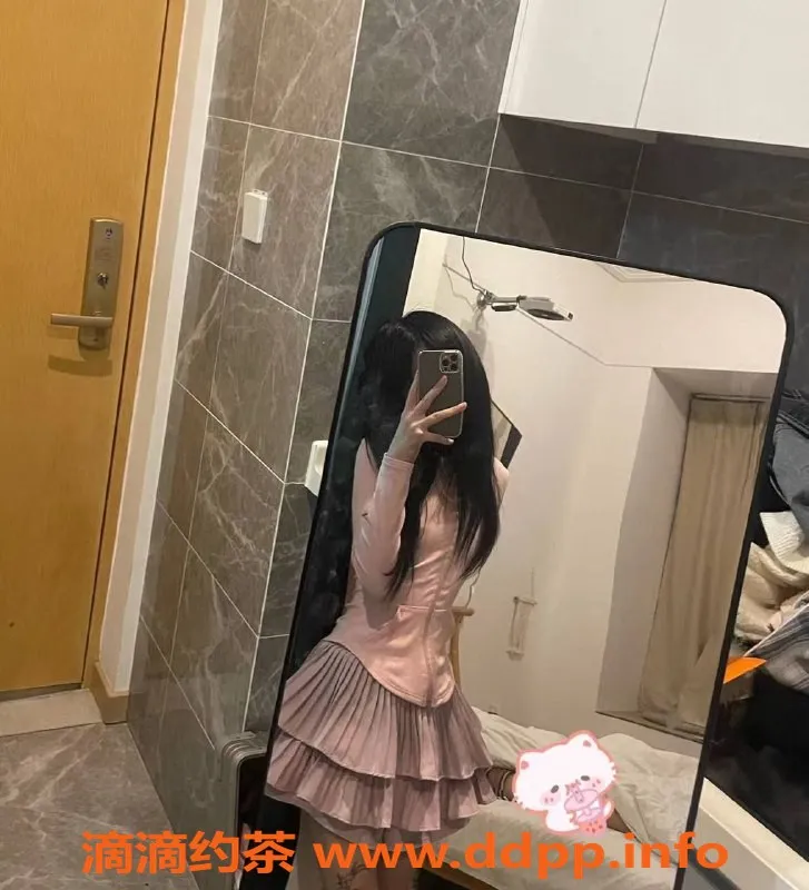 成都外围-成都白小纯，162cm排骨精，嫩妹三件套仅600元