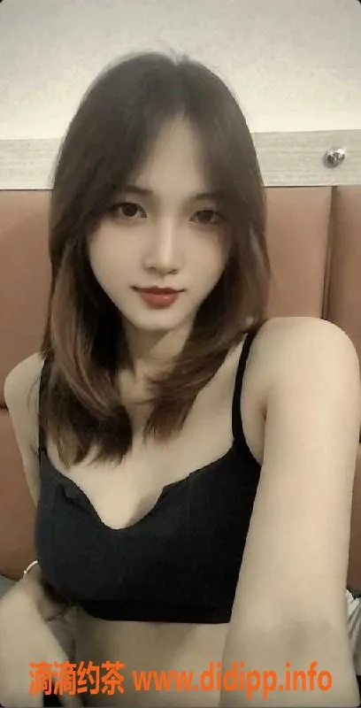 广州楼凤-越秀小美女雨儿，166cm，44kg，23岁，超值服务等你来体验