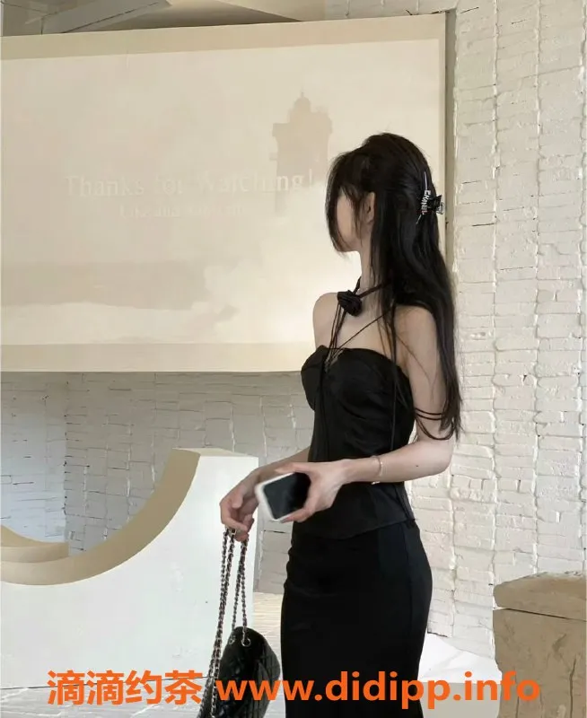 杭州楼凤-上城嫩妹小仙女—双飞69互舔包夜服务