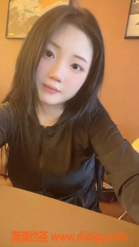 广州楼凤-海珠可可，舌吻嫩妹，800元起服务