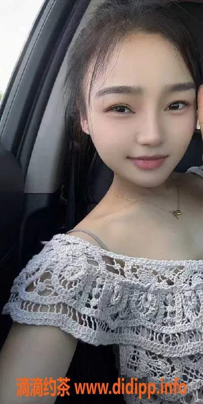 广州楼凤-黄埔小鱼22岁，162cm，50kg，茶水服务安排