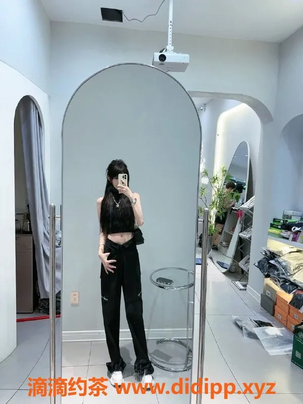 杭州楼凤-上城区初次小仙女，34B诱惑，陪浴服务首选