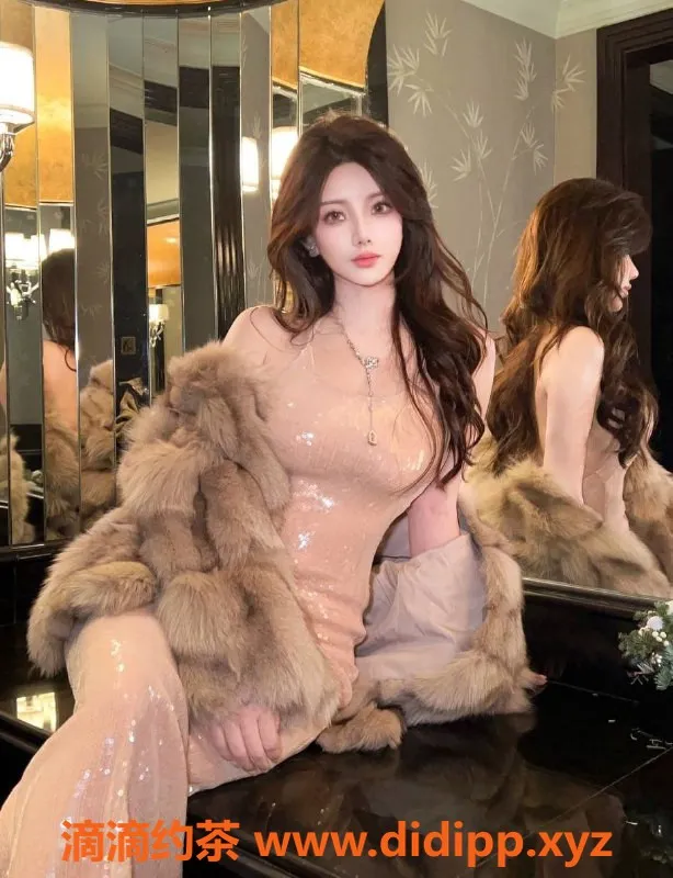 上海楼凤-静安温婉，168cm大胸肤白美女，2000起