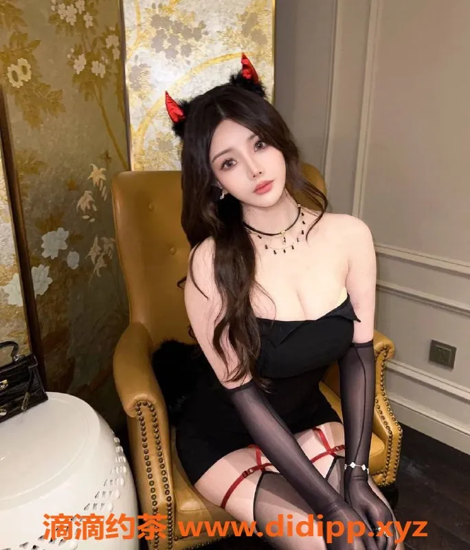 上海楼凤-静安温婉，168cm大胸肤白美女，2000起