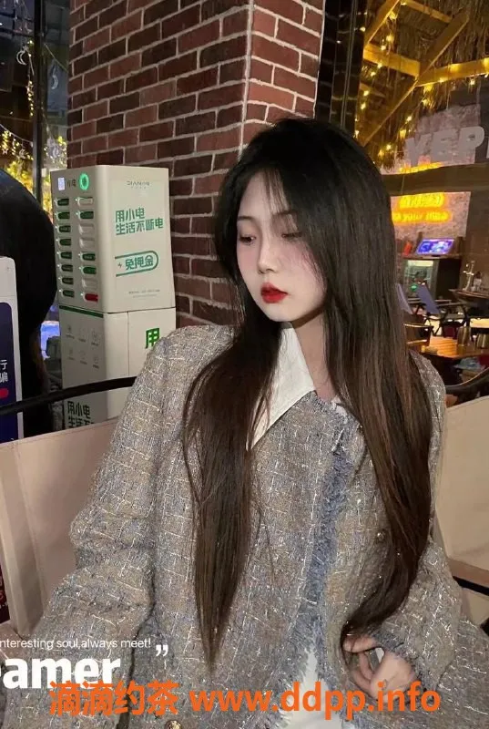 杭州楼凤-小s 165cm 46kg 纯真新人，车震陪浴全接触