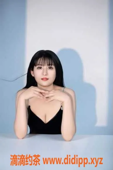 深圳楼凤-龙岗小野猫，27岁165cm性感服务，400元超值体验！