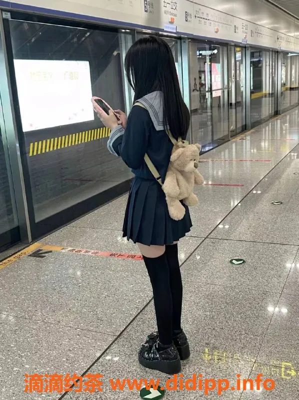 上海楼凤-静安小宇宙，165cm清纯萝莉，服务丰富