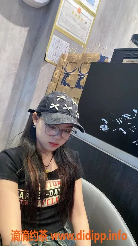 深圳楼凤-南山依依 1000元/1次 真实视频验证