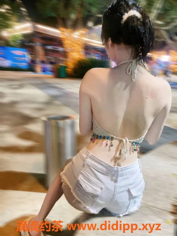 深圳楼凤-福田欲兔，160高22岁，2500P上门服务