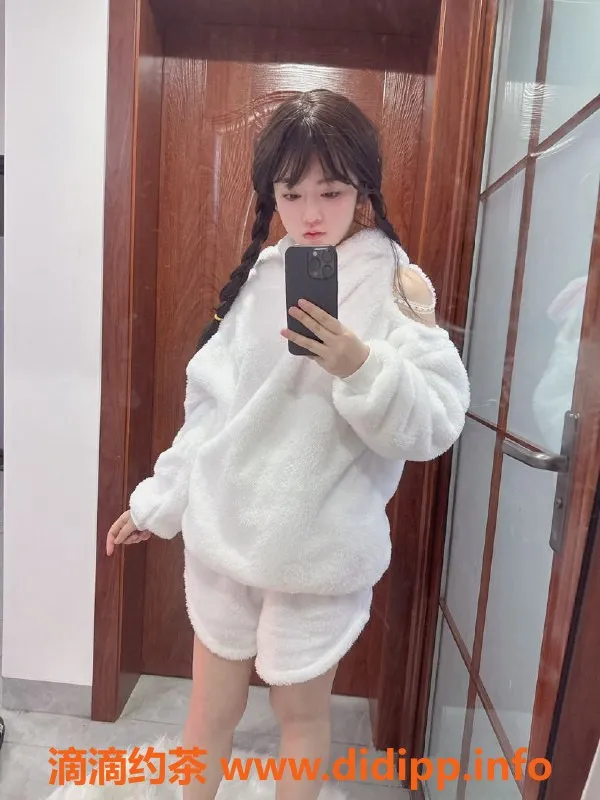 宁波外围-宁波白小纯小不点，165cm甜美陪伴，茶水费1200起
