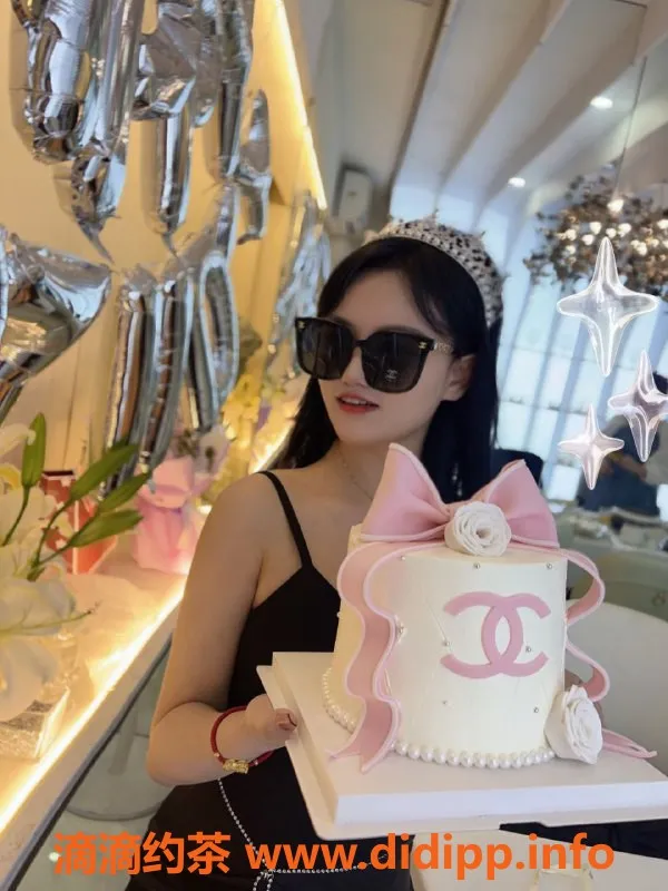 杭州上门服务-杭城安慕希，162cm、49kg的短开妹子