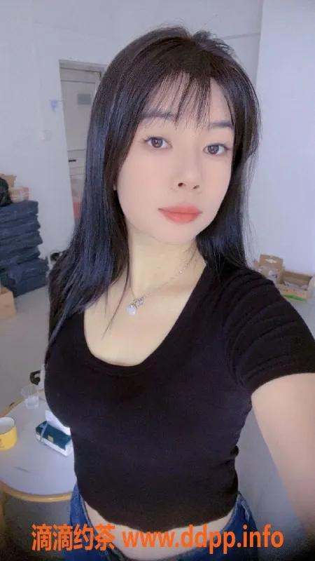 广州楼凤-天河简儿，400元带你享受人妻服务