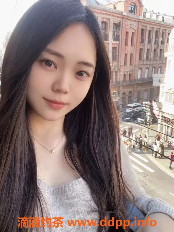 重庆楼凤-大学城新星艾薇儿，165身高，23岁，700p起