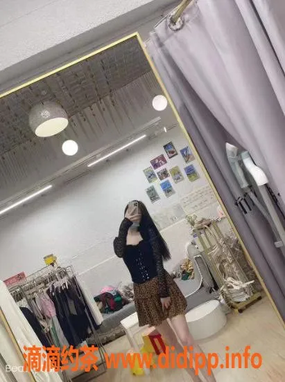 深圳楼凤-龙岗大学生洋洋，168cm、47kg、23岁，600元体验