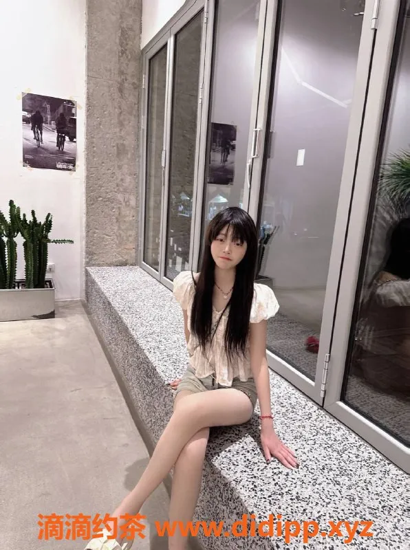 深圳楼凤-深圳龙华红红，18岁嫩妹800元起