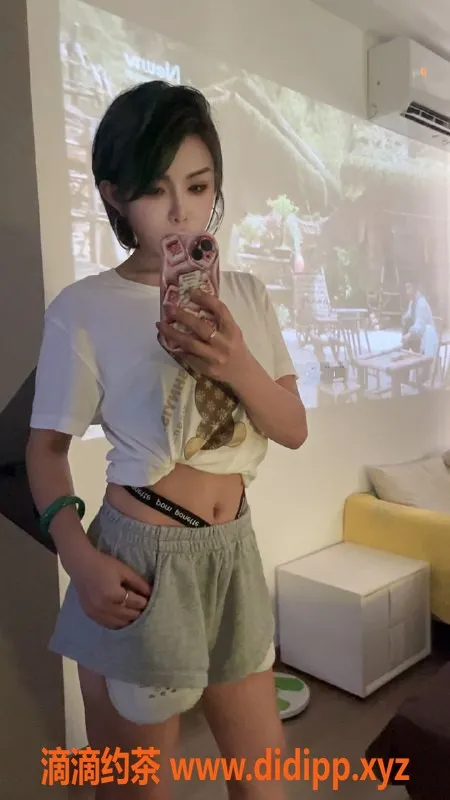 上海楼凤-温迪咖啡，徐汇御姐，160cm 50kg，服务超赞！