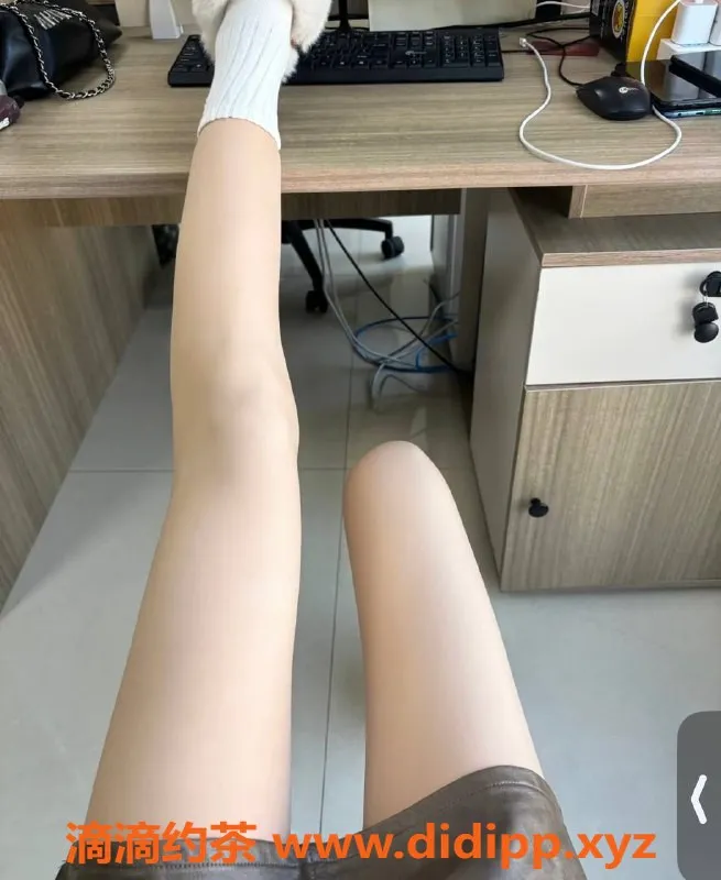 长沙上门服务-开福区春娇，21岁162cm白嫩妹子陪浴服务