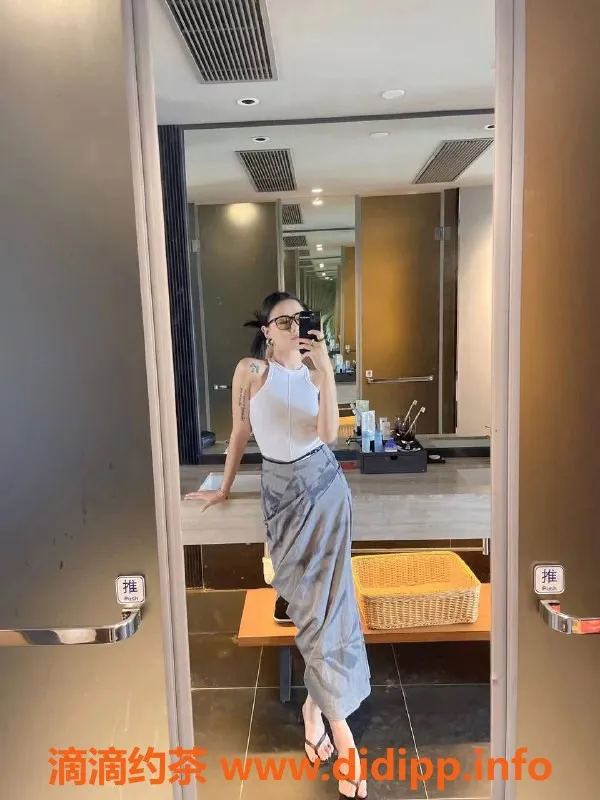 深圳楼凤-南山阿柯，1200元kiss和服务等你来体验！