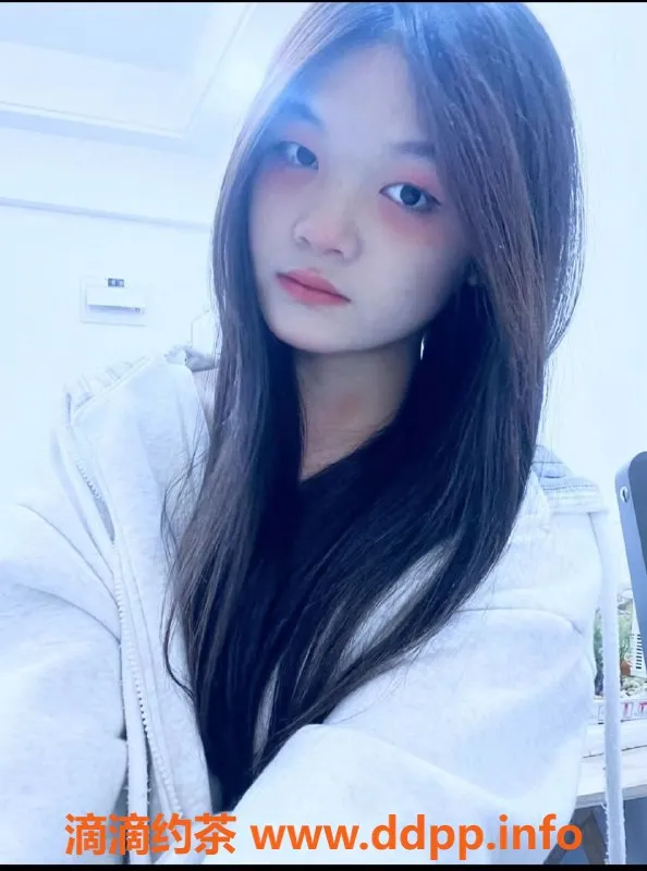 成都楼凤-成都小静，18岁嫩妹，500元体验，温柔态度好